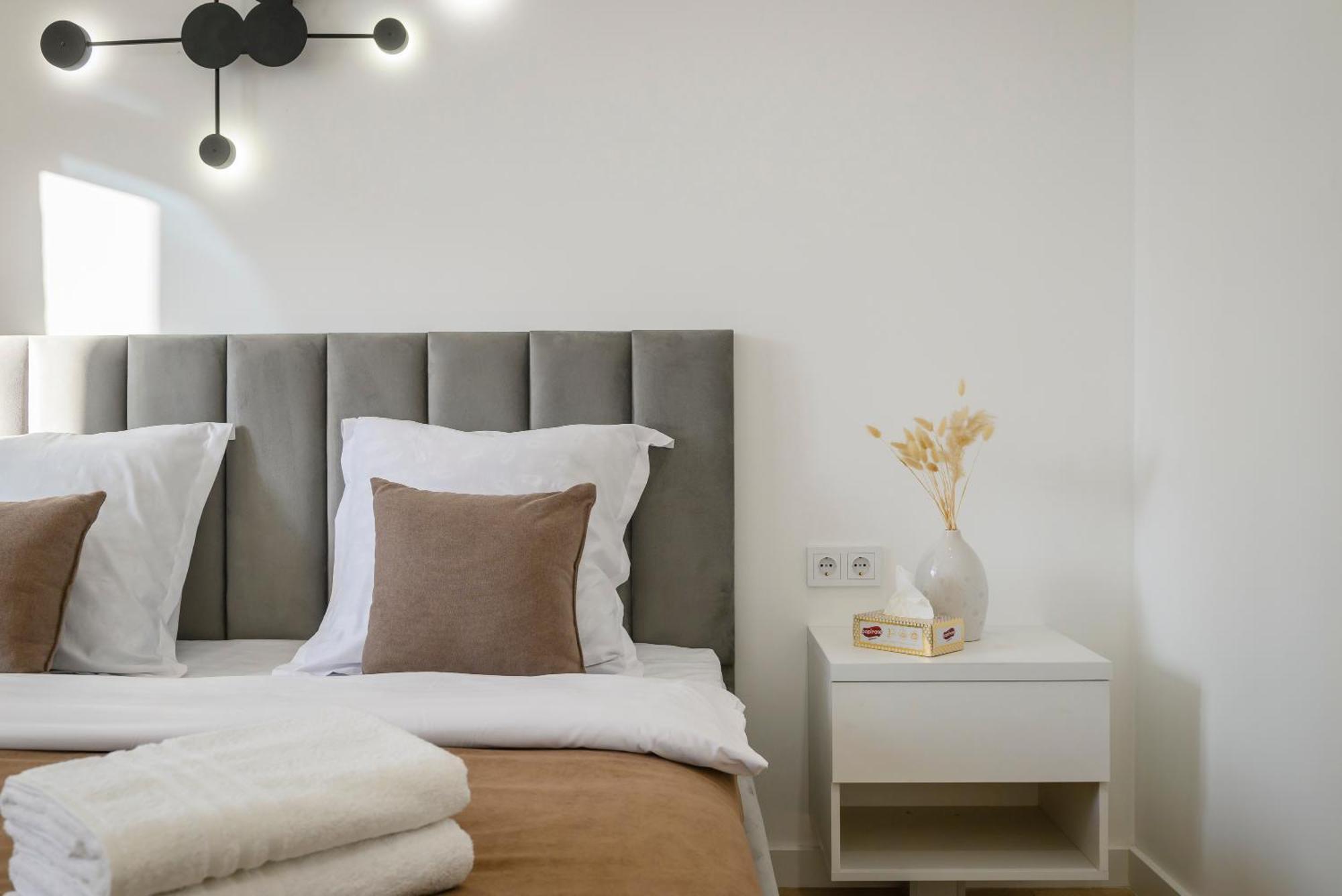 5 New Business-Class Apartments R-House Near Mega Almaty Bagian luar foto
